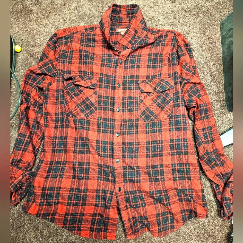 Arizona Jeans Men's Red And Black Flannel Long Sleeved Shirt Size Large